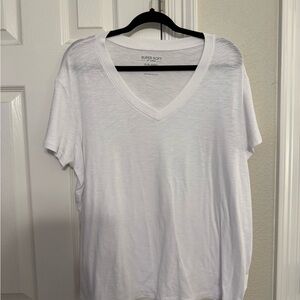 Torrid White V-Neck Short Sleeve Tee
